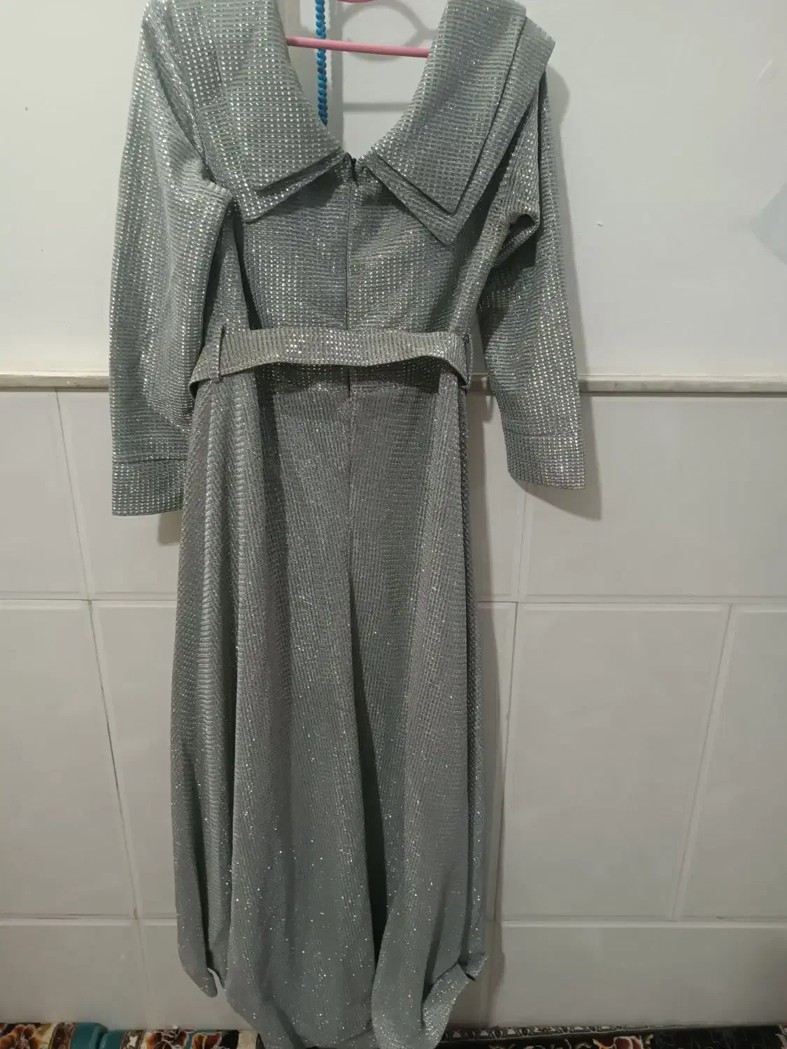 لباس مجلسی|لباس|قم, نیروگاه|دیوار