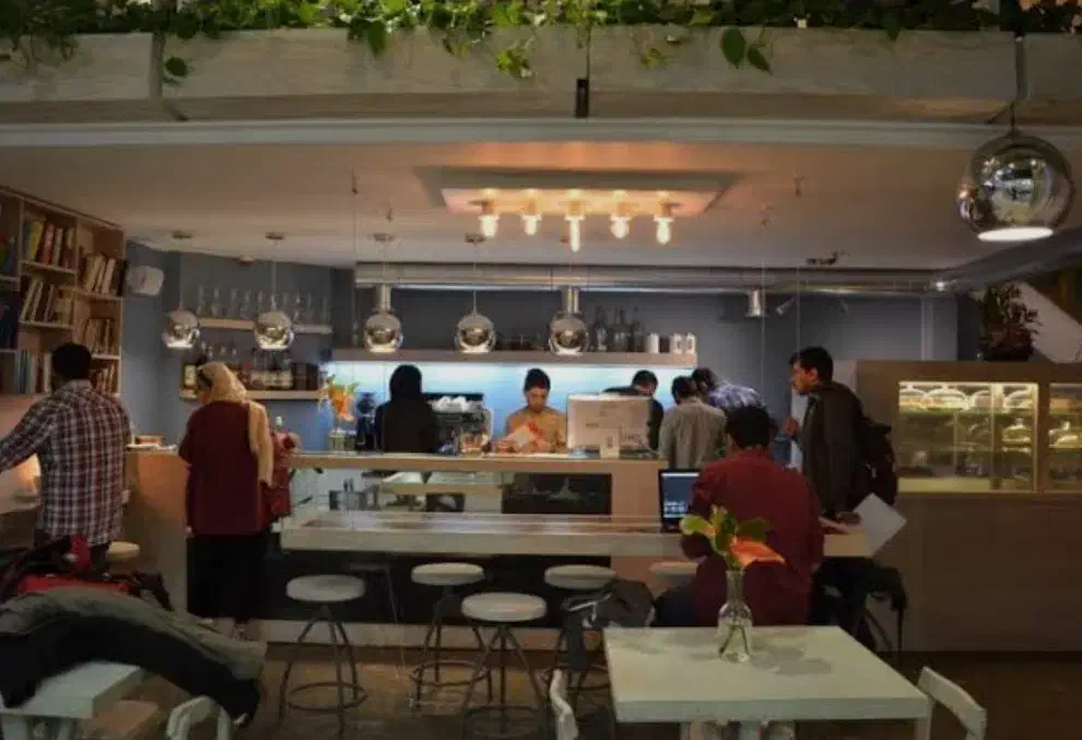 ۲۰۰ متر مغازه  کافه ، رستوران ، سفره خانه|اجارهٔ مغازه و غرفه|تهران, فلسطین (میدان انقلاب)|دیوار