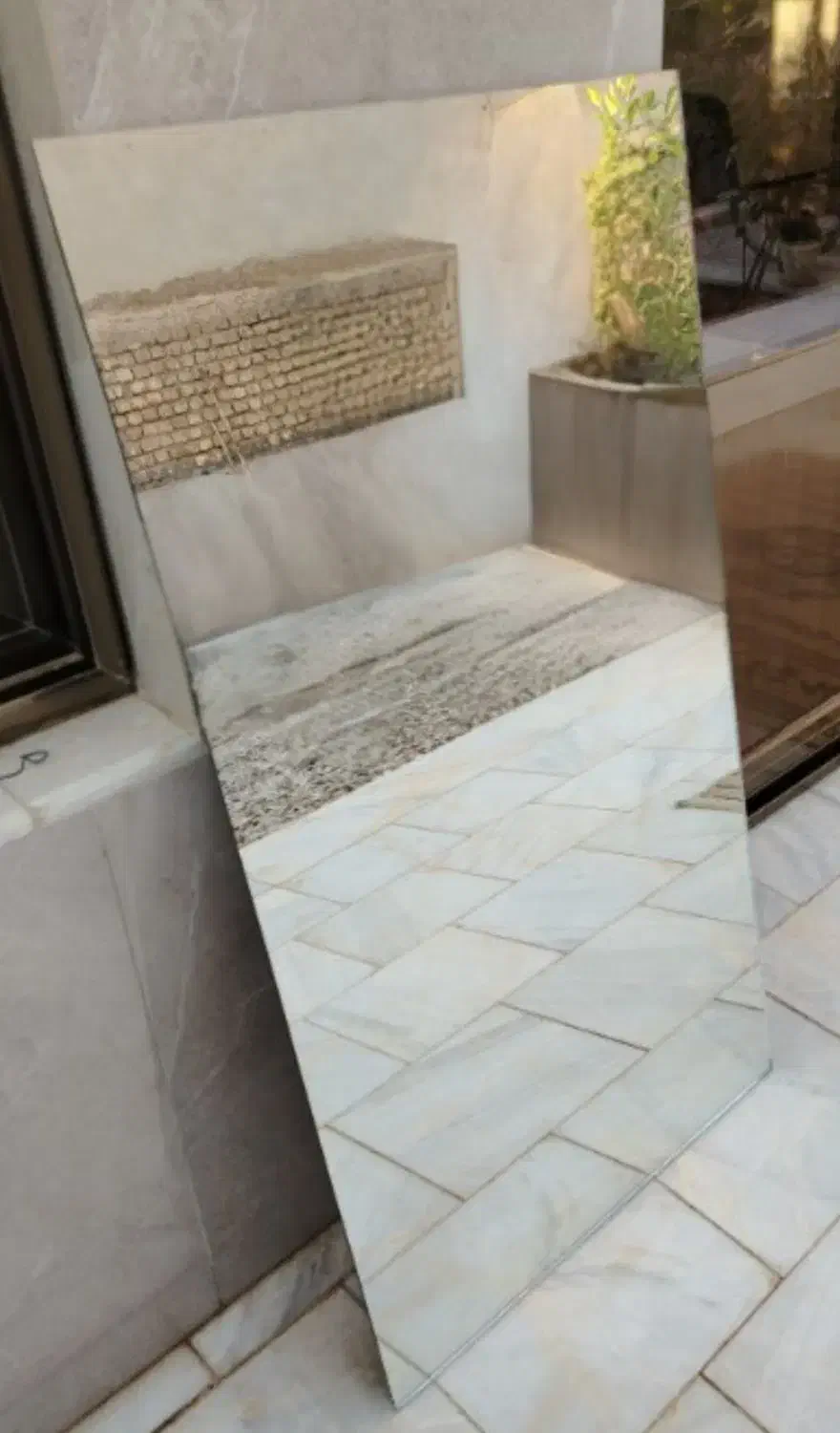 آیینه|آینه|نجفآباد, امام خمینی|دیوار