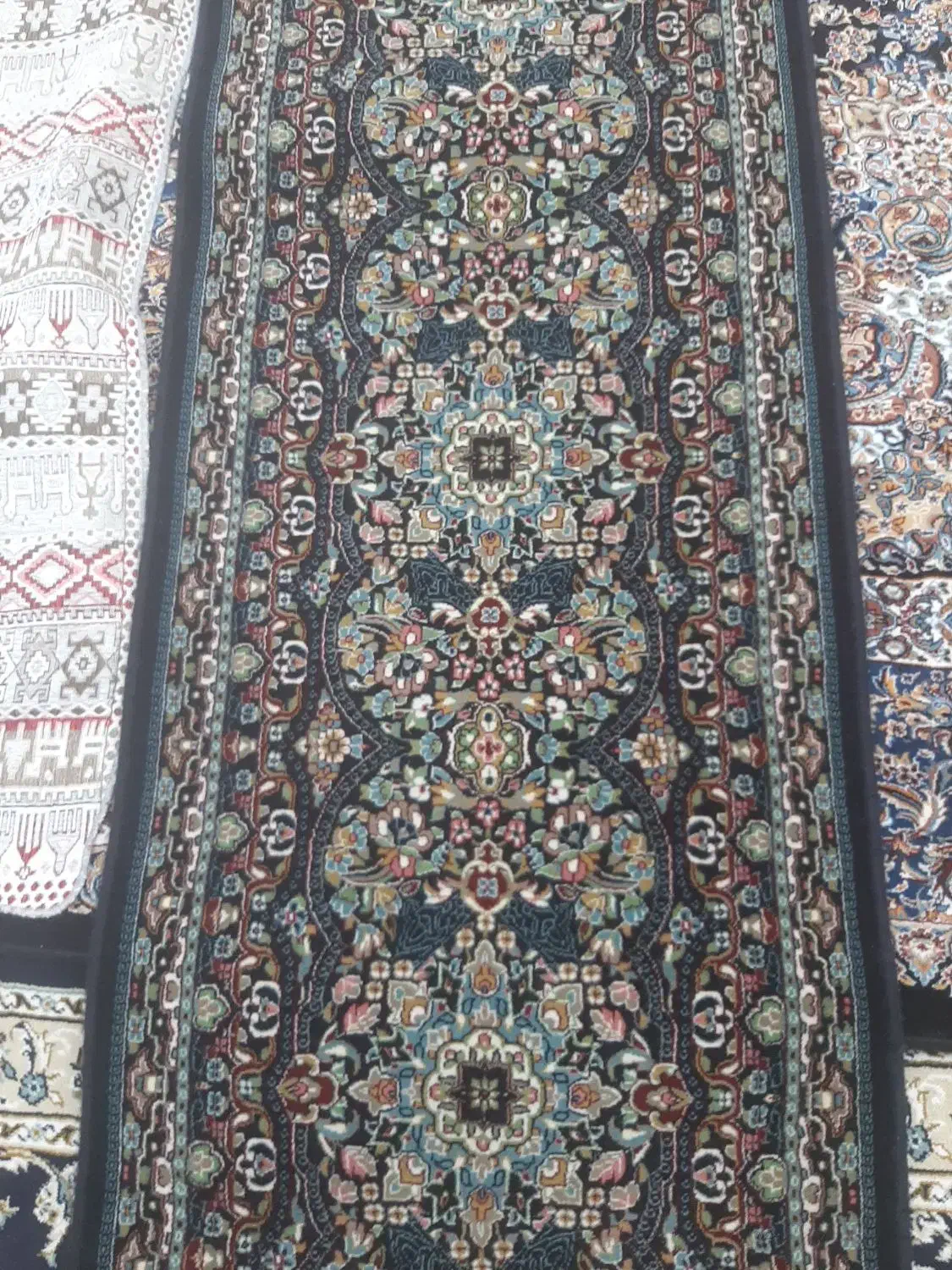 کناره چهارمتری سرمه ای|فرش|کرمانشاه, |دیوار