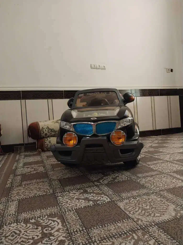 ماشین شارژی کودک در حد نو|اسباب‌بازی بچه|دهدشت, |دیوار