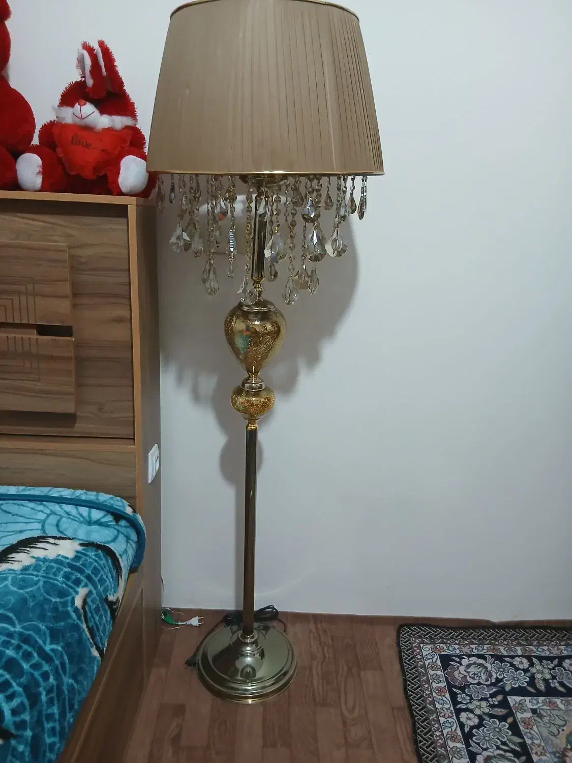 آباژور نواصلااستفاده نشده حتی لامپ هم روش ننداختم|چراغ خواب و آباژور|خوی, |دیوار