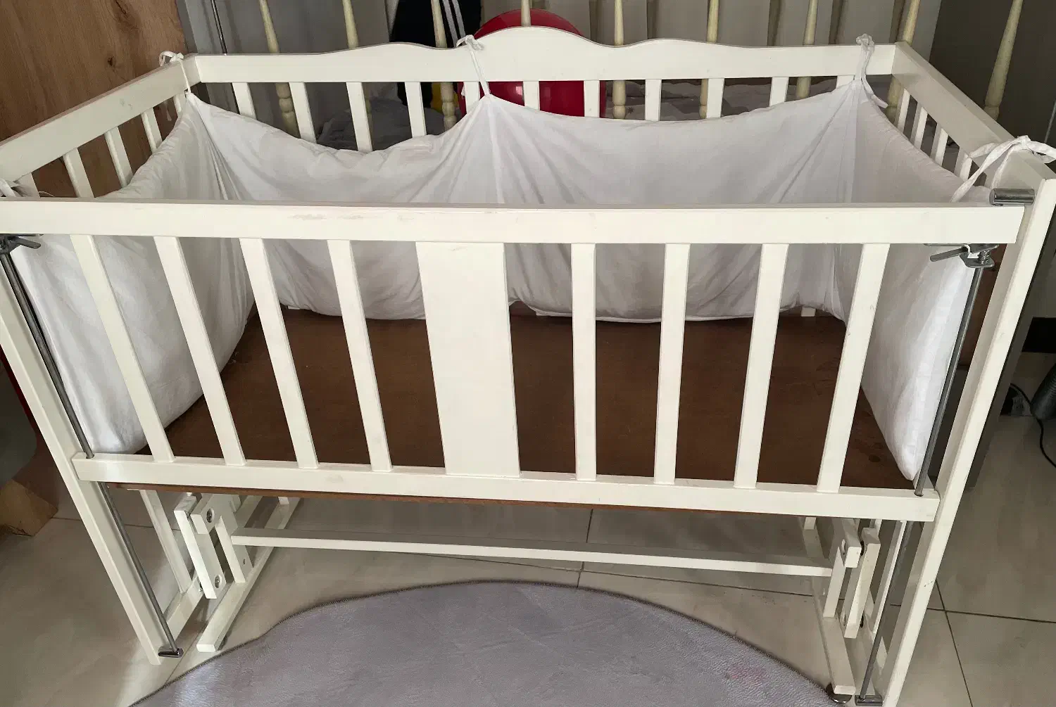 گهواره|تخت و صندلی بچه|شهریار, رضی آباد بالا|دیوار