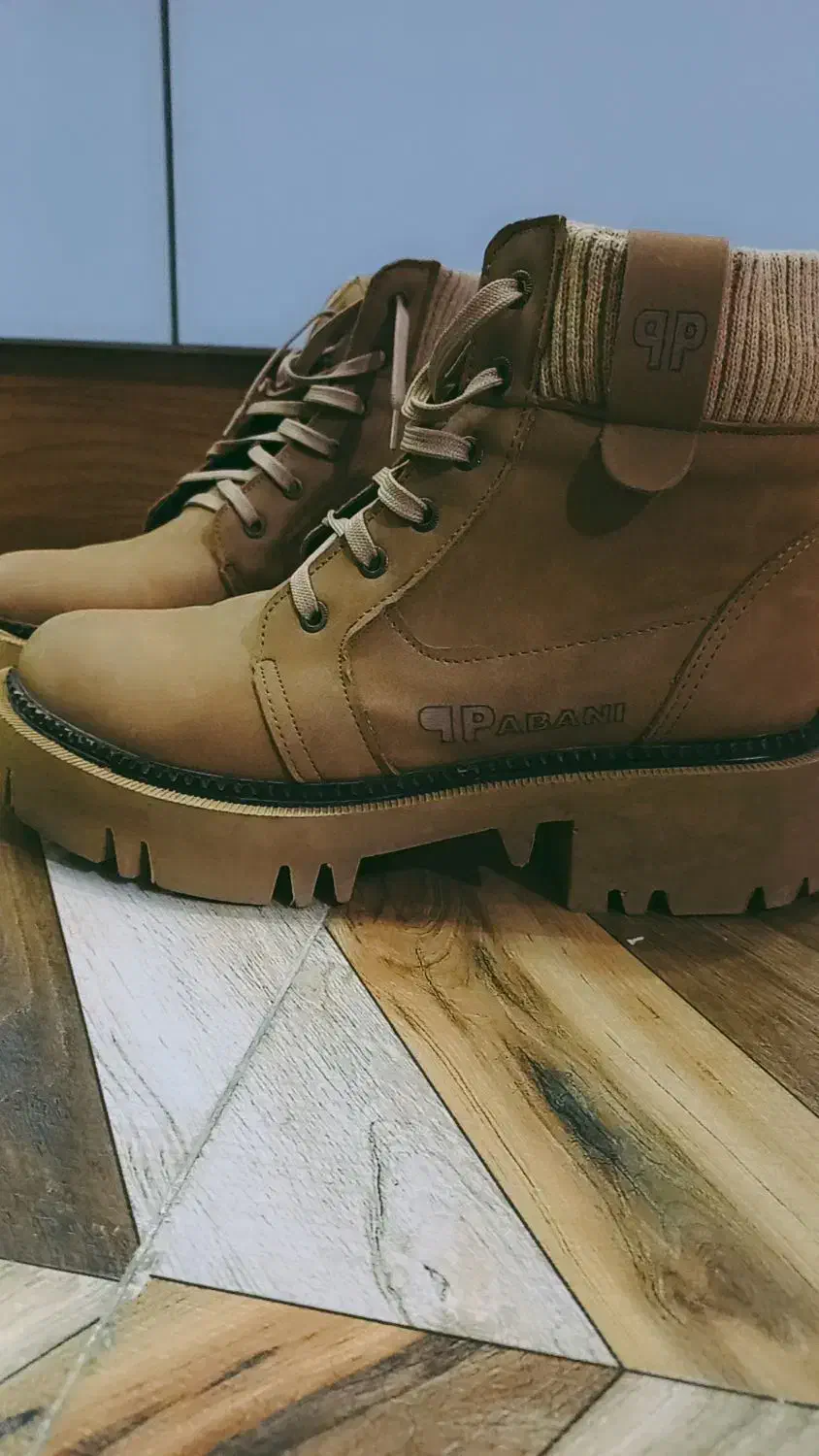 کفش|کیف، کفش، کمربند|اهر, |دیوار