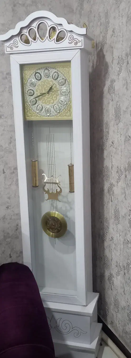 ساعت ایستاده سالم   رنگ سفید|ساعت دیواری و تزئینی|همدان, |دیوار