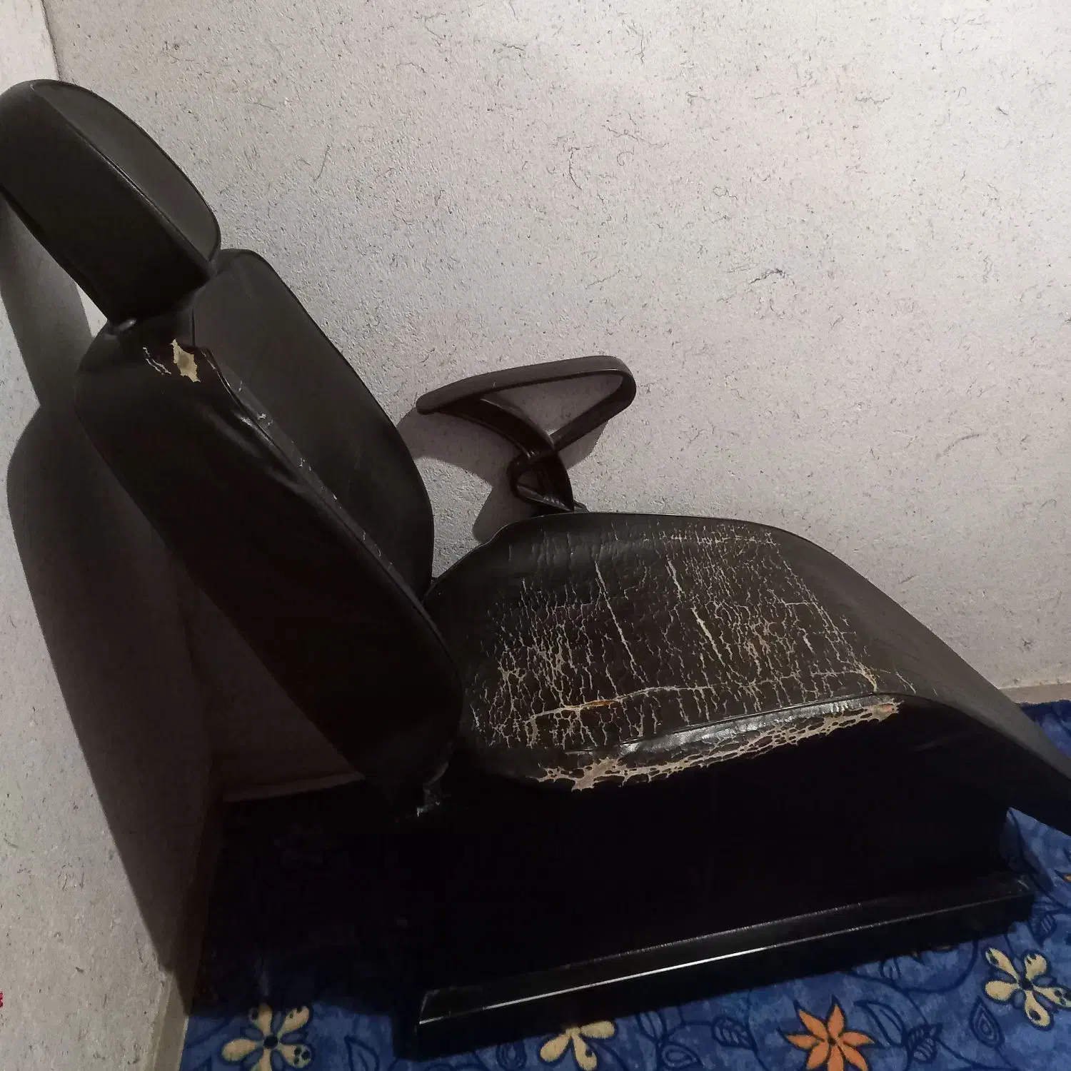 صندلی اصلاح|آرایشگاه و سالن‌های زیبایی|کرمانشاه, |دیوار