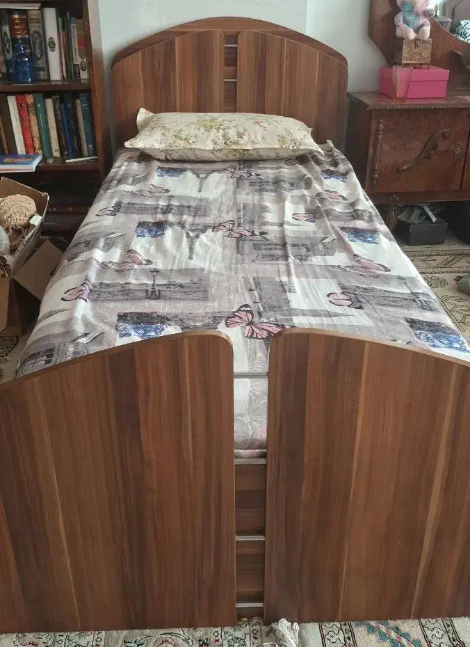 تختخواب دونفره فلزی با تشک|تخت و سرویس خواب|کاشان, گبرها|دیوار