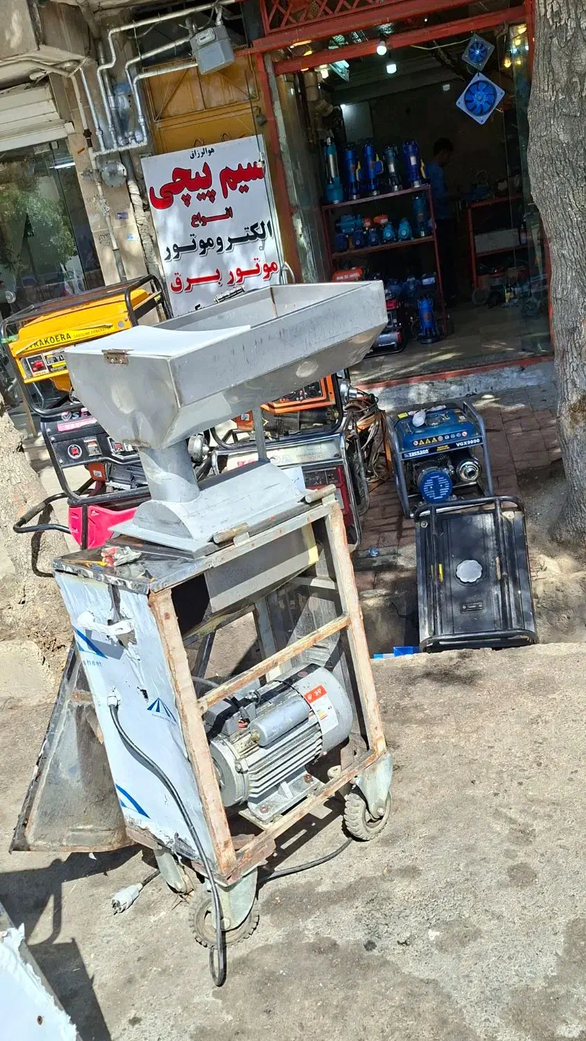 تعمیری چرخ گوشتهای|کافی‌شاپ و رستوران|بروجرد, |دیوار