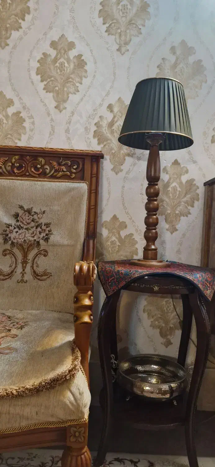 آباژور چوب گردو|چراغ خواب و آباژور|مشهد, هفت تیر (آب و برق)|دیوار