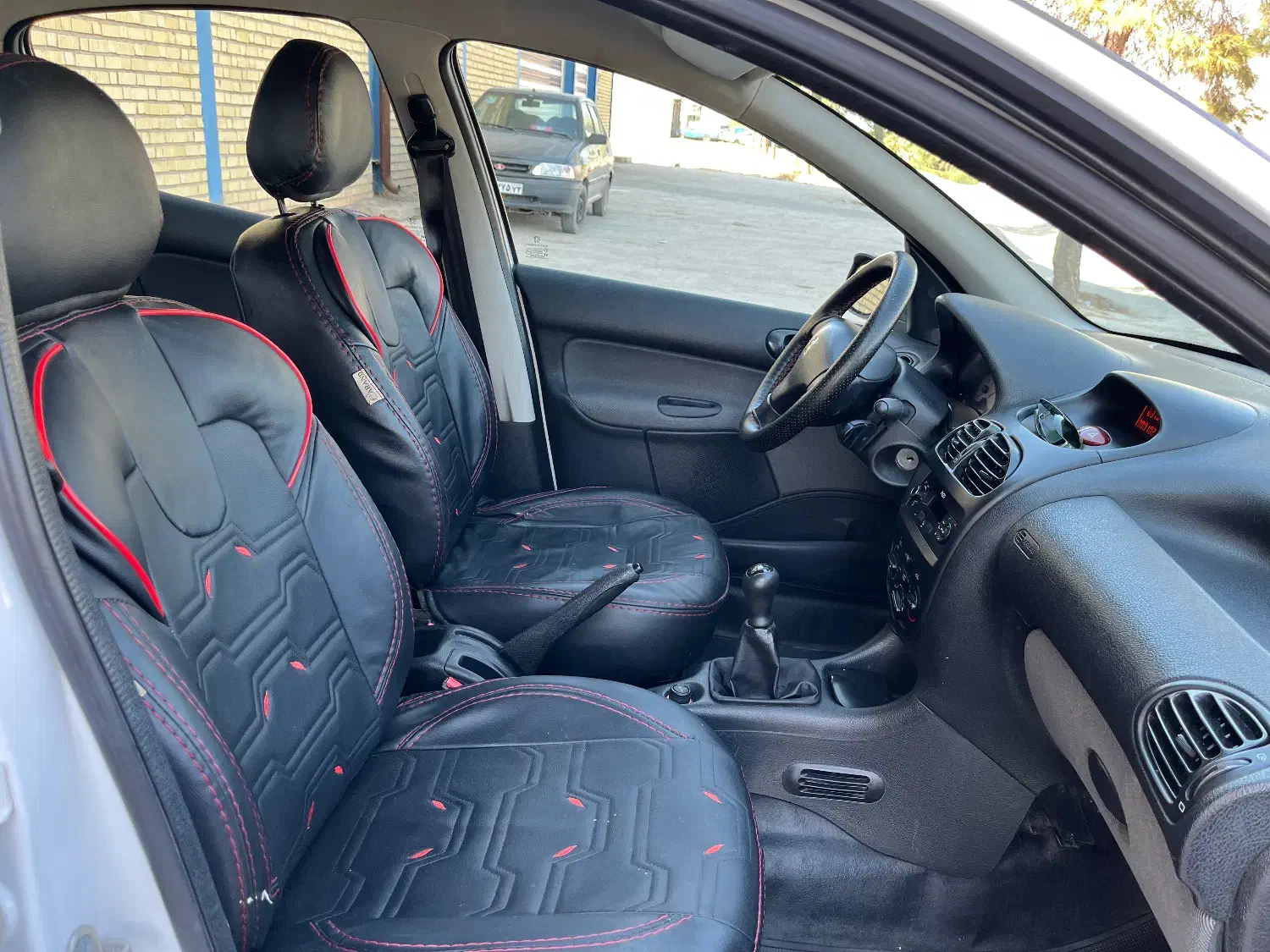 ۲۰۶ تیپ۲ مدل۴۰۱/۱۱ تمام فابریک|خودرو سواری و وانت|نیریز, |دیوار