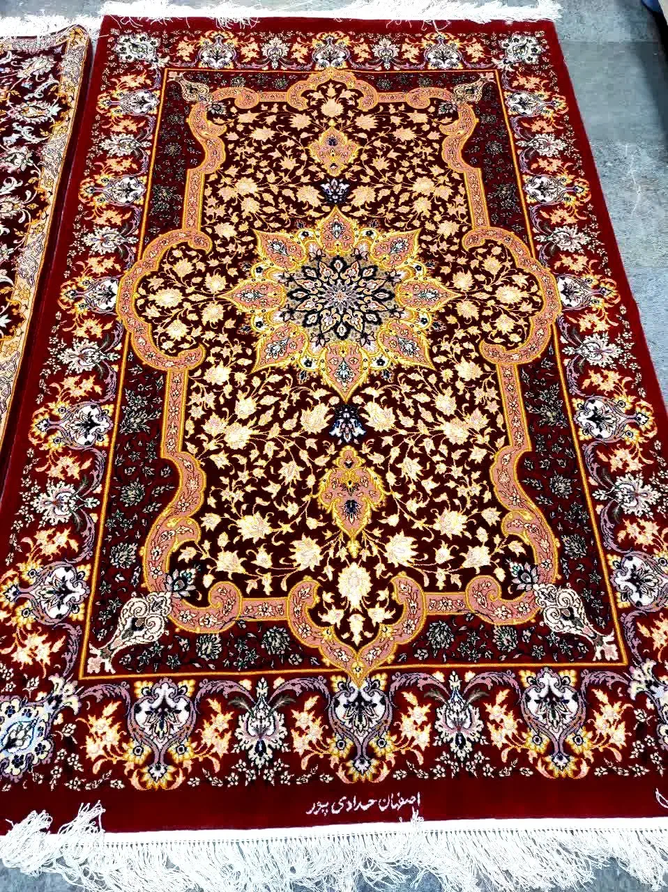 فرش دستباف گل و چله ابریشم اصفهان|فرش|تهران, گلستان (شهرک راه آهن)|دیوار