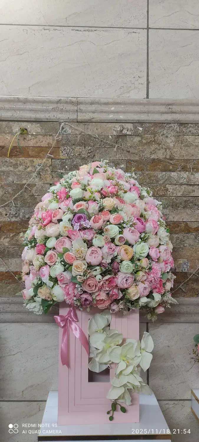 ماشین عروس بله برون دسته گل پول باکس نوزادی|گل و گیاه طبیعی|یزد, |دیوار