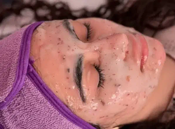 پاکسازی وفشیال و شینیون و میکاپ تخفیف|خدمات آرایشگری و زیبایی|قم, شهرک امام حسین|دیوار