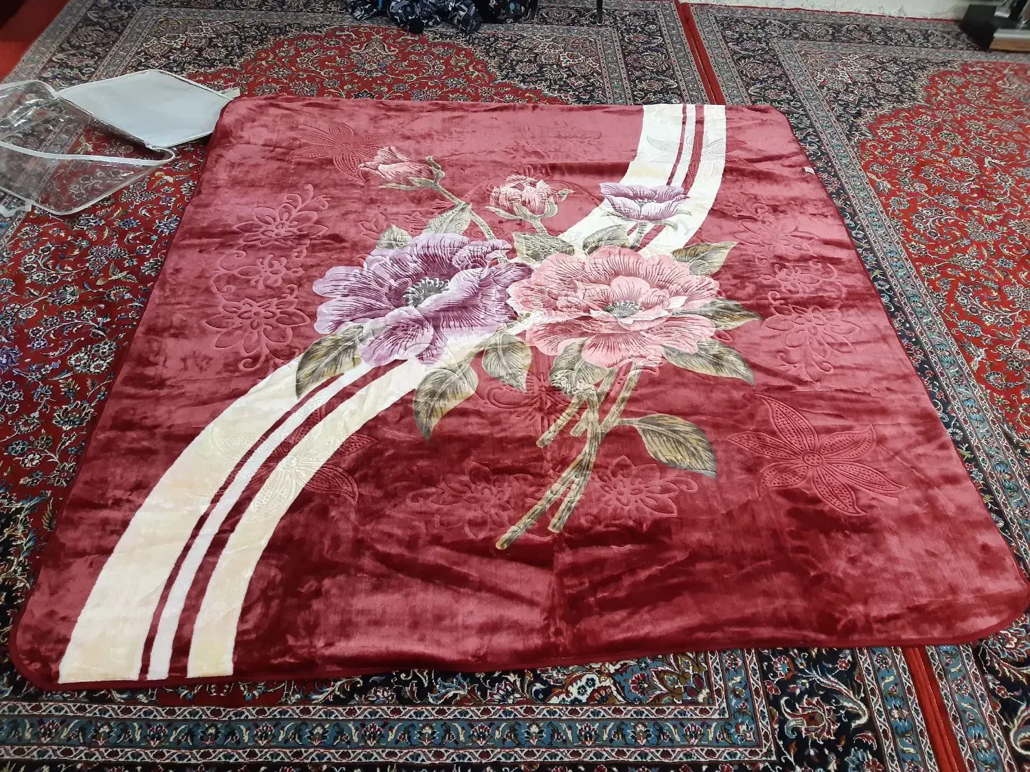 پتو گلبافت کاملا نو|رختخواب، بالش، پتو|اراک, |دیوار