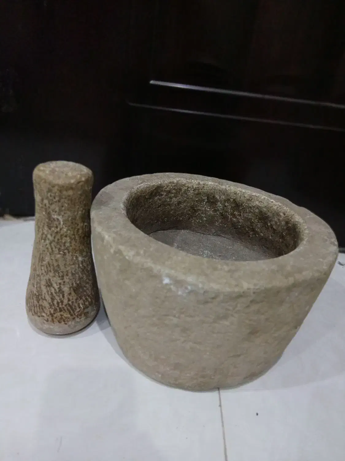 هاونگ سنگی قدیمی|کلکسیون اشیاء عتیقه|سبزوار, هویزه|دیوار