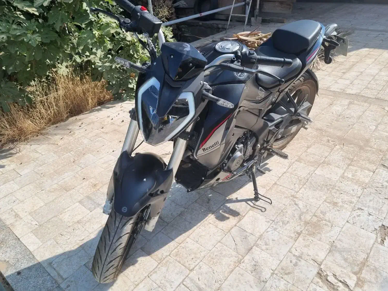 بنلی 180 اس|موتورسیکلت|طبس, |دیوار