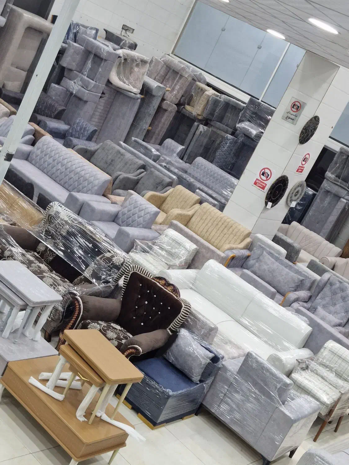 ۷۰ دست. مبل نو. و ته انباری|مبلمان خانگی و میز عسلی|شیراز, شهرک ولیعصر|دیوار