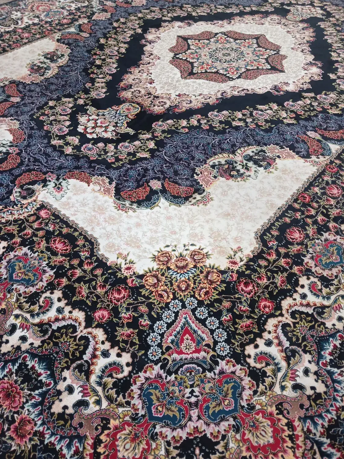 دوتخته فرش ۱۲ متری خوش نقش|فرش|ورامین, خیر آباد|دیوار
