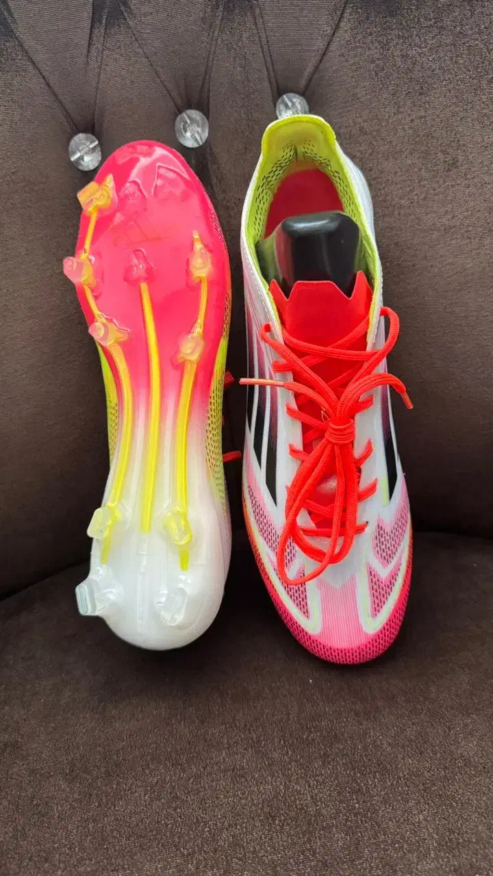 استوک فوتبال|کیف، کفش، کمربند|قم, پردیسان|دیوار