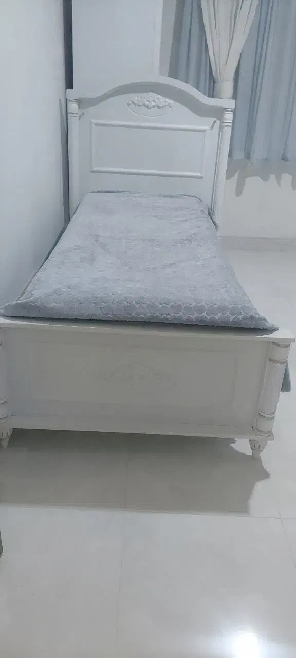 کمد دو درب ، بوفه شیشه ای ، تخت خواب همراه با تشک|تخت و سرویس خواب|تویسرکان, |دیوار