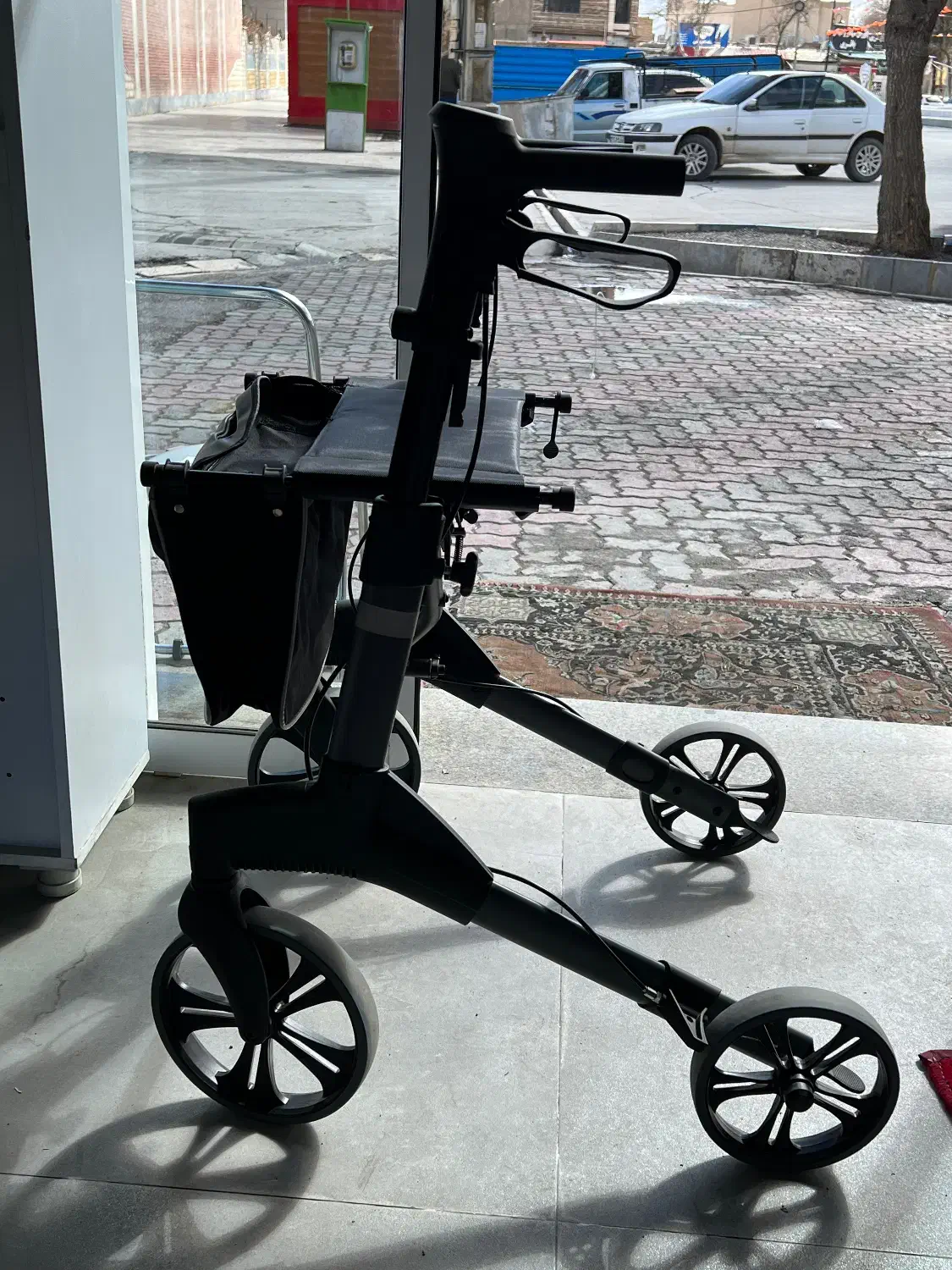 رولی تر|پزشکی|خمین, |دیوار