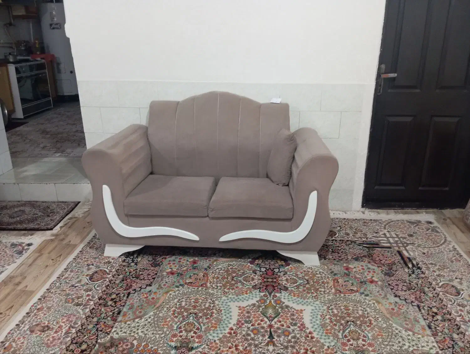 مبل ۸ نفره|مبلمان خانگی و میز عسلی|هشتگرد, هشتگرد قدیم|دیوار