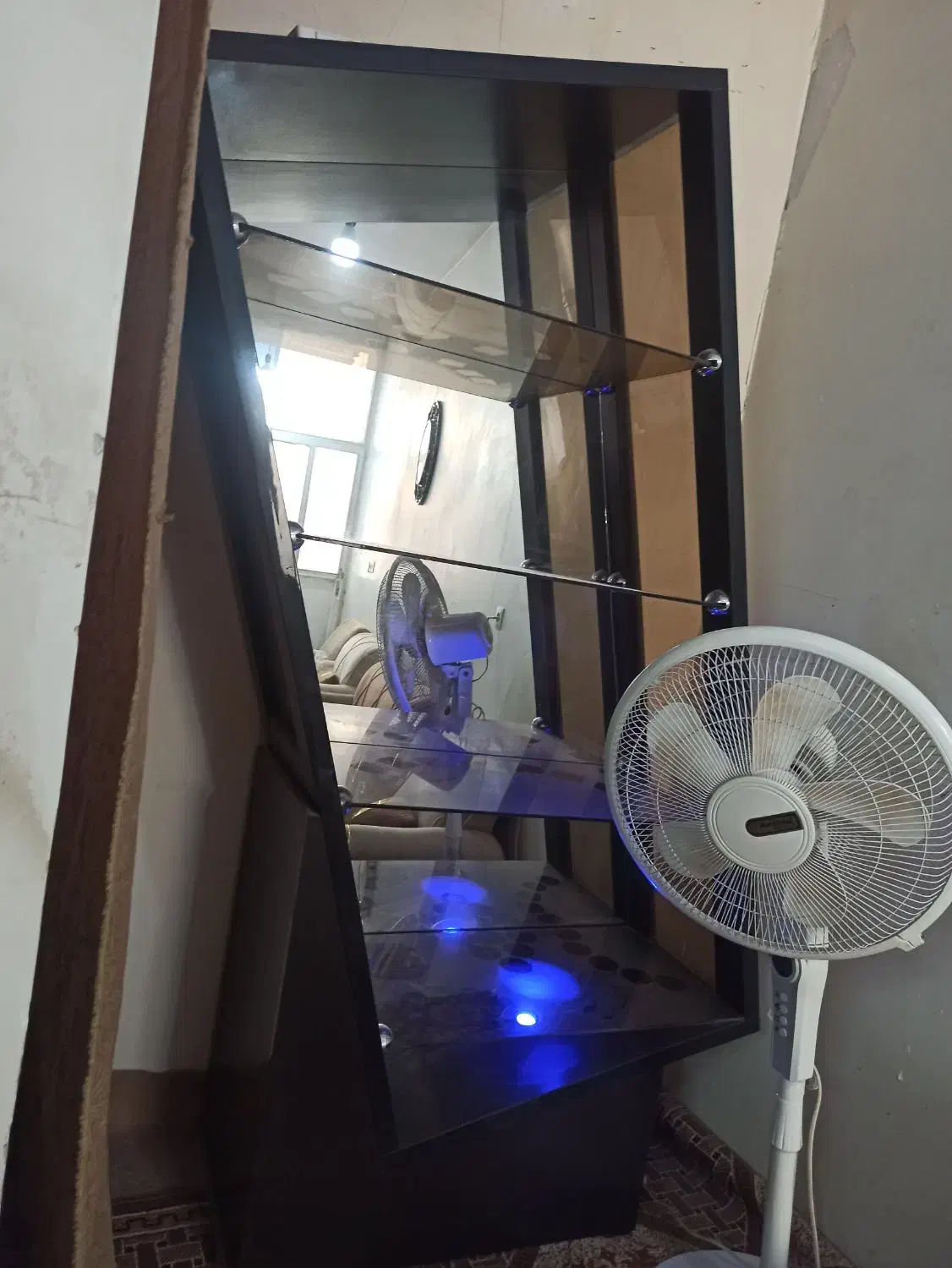 ویترین اسپرت لامپ دار طرح کج جدیدو شیک  با نو یکی|بوفه، ویترین، کنسول|قم, باجک یک|دیوار