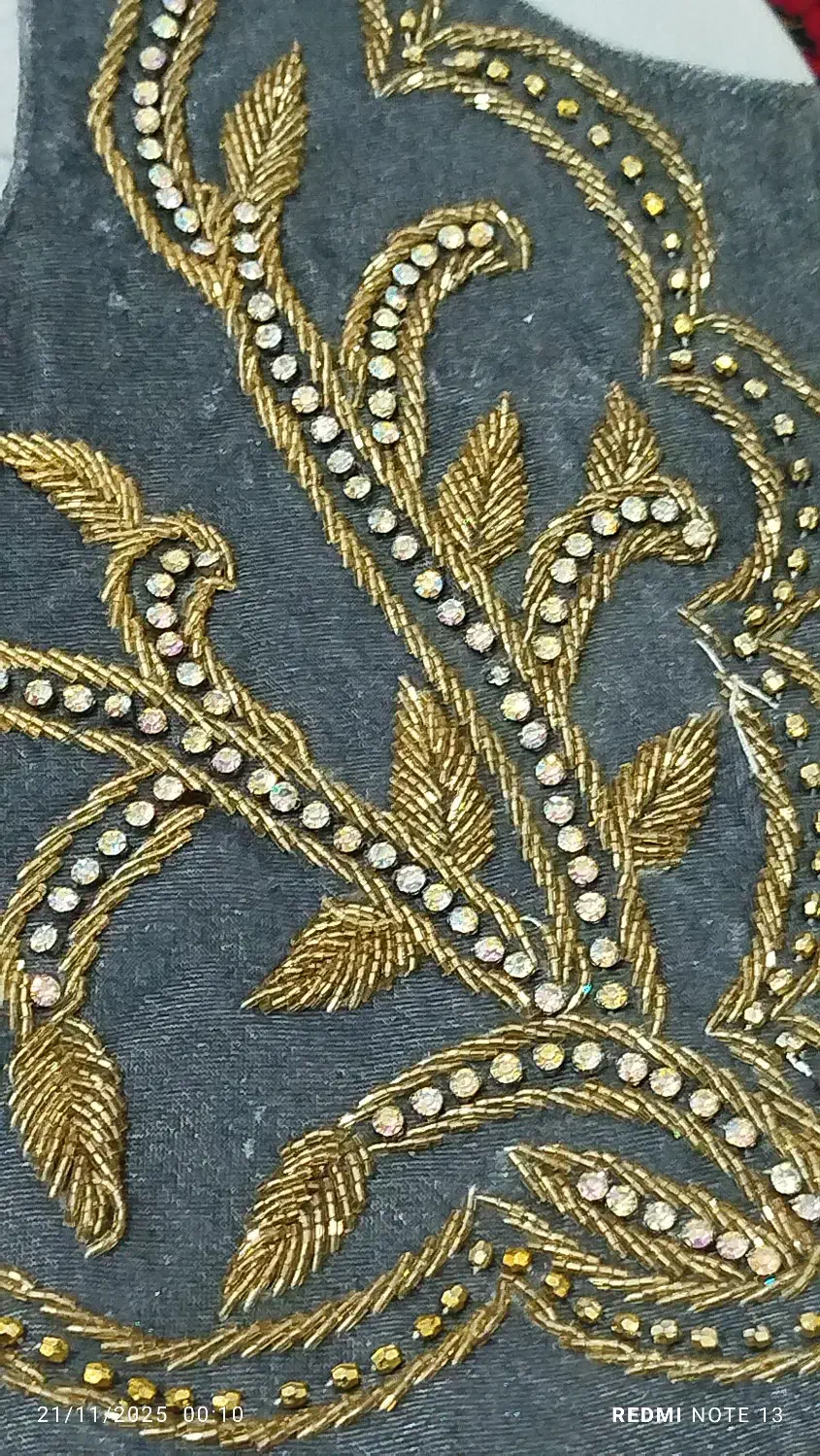 سخمه حاضری|لباس|کامیاران, |دیوار