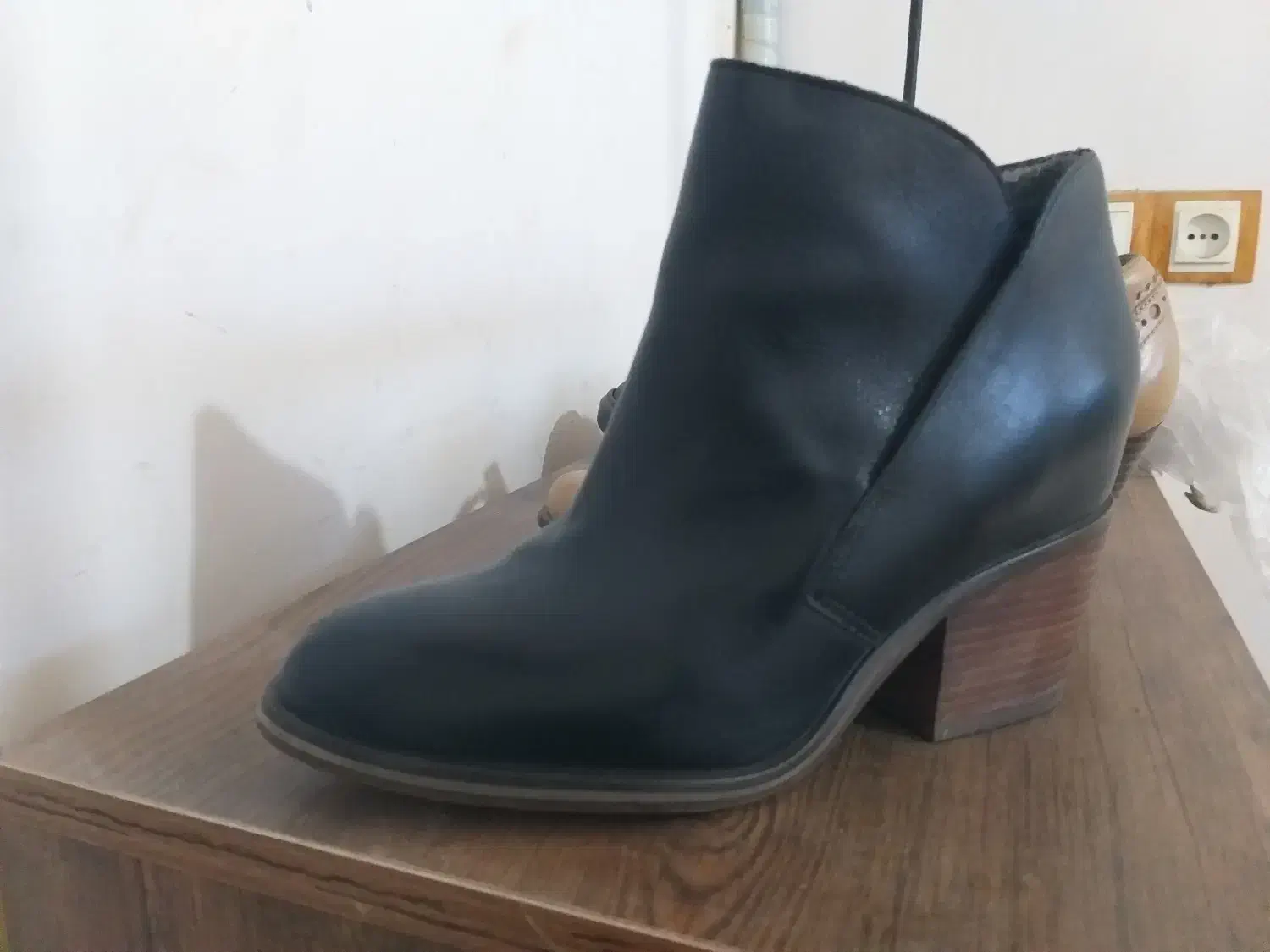 کفش چرم و نیم بوت زنانه|کیف، کفش، کمربند|خرم‌آباد, |دیوار