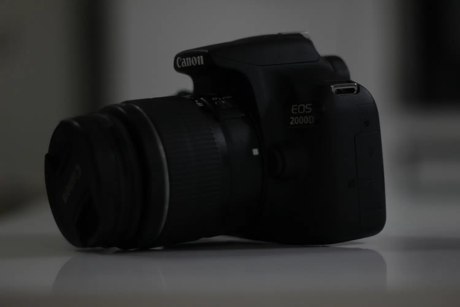 Canon EOS 2000D + لنز 18-55|دوربین عکاسی و فیلمبرداری|طبس, |دیوار