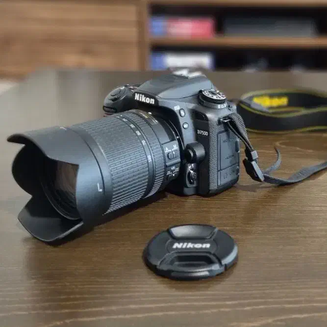 دوربین Nikon D7500 همراه با لنز و لوازم کامل|دوربین عکاسی و فیلم‌برداری|تهران, کامرانیه|دیوار