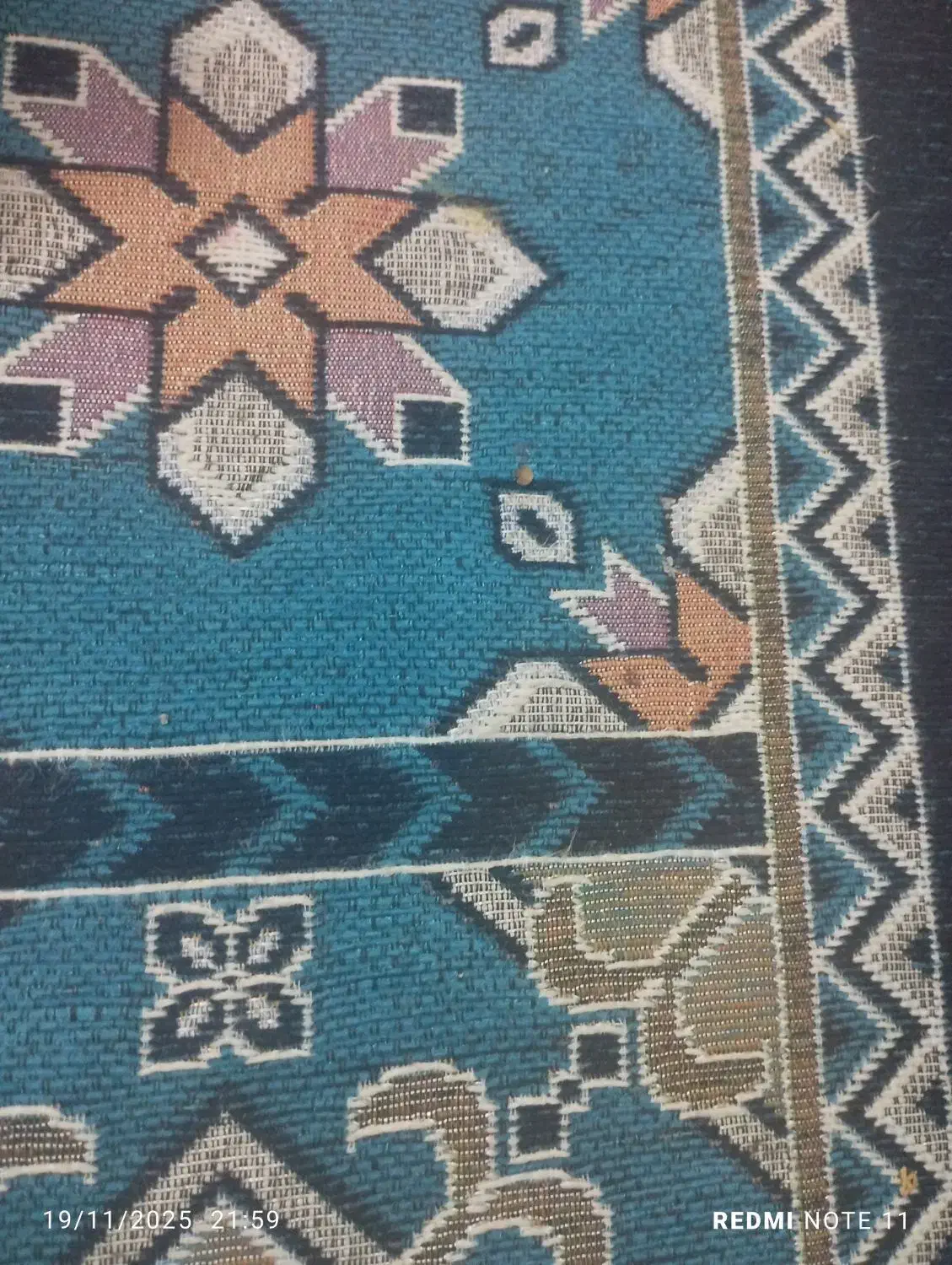 کلاه|لباس|دهدشت, |دیوار