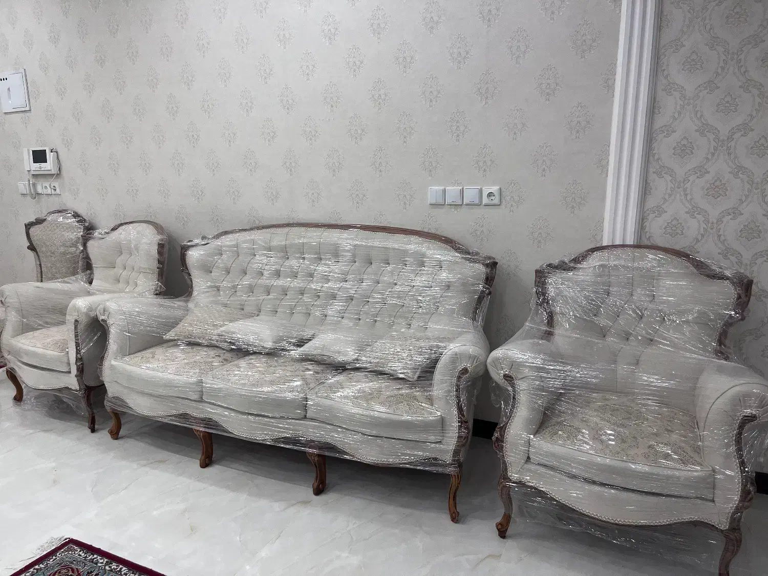 مبل سلطنتی ۹ نفره با میز|مبلمان خانگی و میز عسلی|اهواز, نادری|دیوار