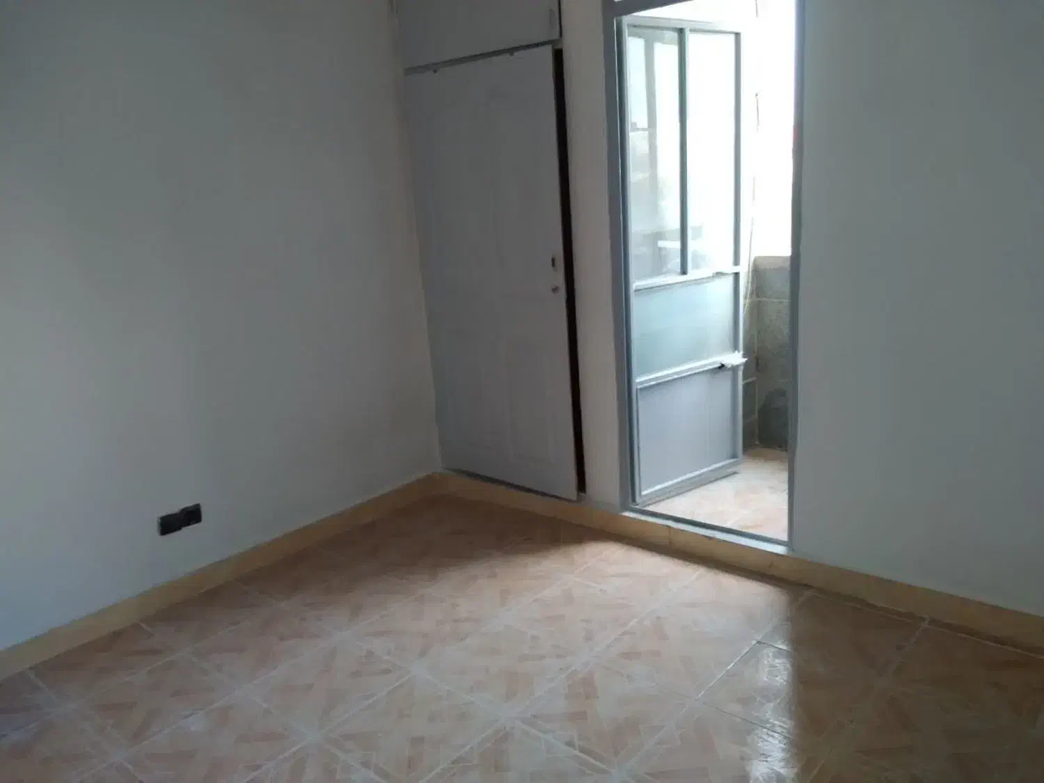 واحد ۵۲ متری طبقه دوم زمین های شهرداری تخلیه|اجارهٔ آپارتمان|اسلامشهر, شهرک سعیدیه|دیوار