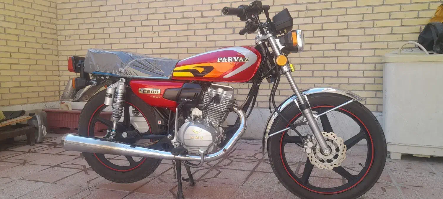 موتور ۲۰۰ پرواز ۱۴۰۳|موتورسیکلت|لنجان, |دیوار