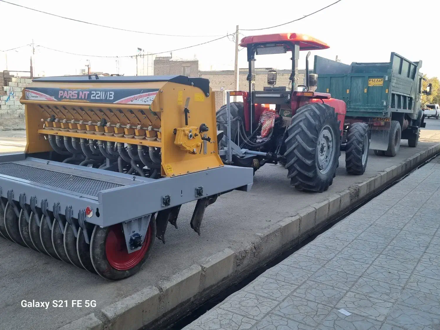 کاشت بذر گندم با دستگاه ۱۳ ردیفه|خدمات باغبانی و درختکاری|کوهدشت, |دیوار