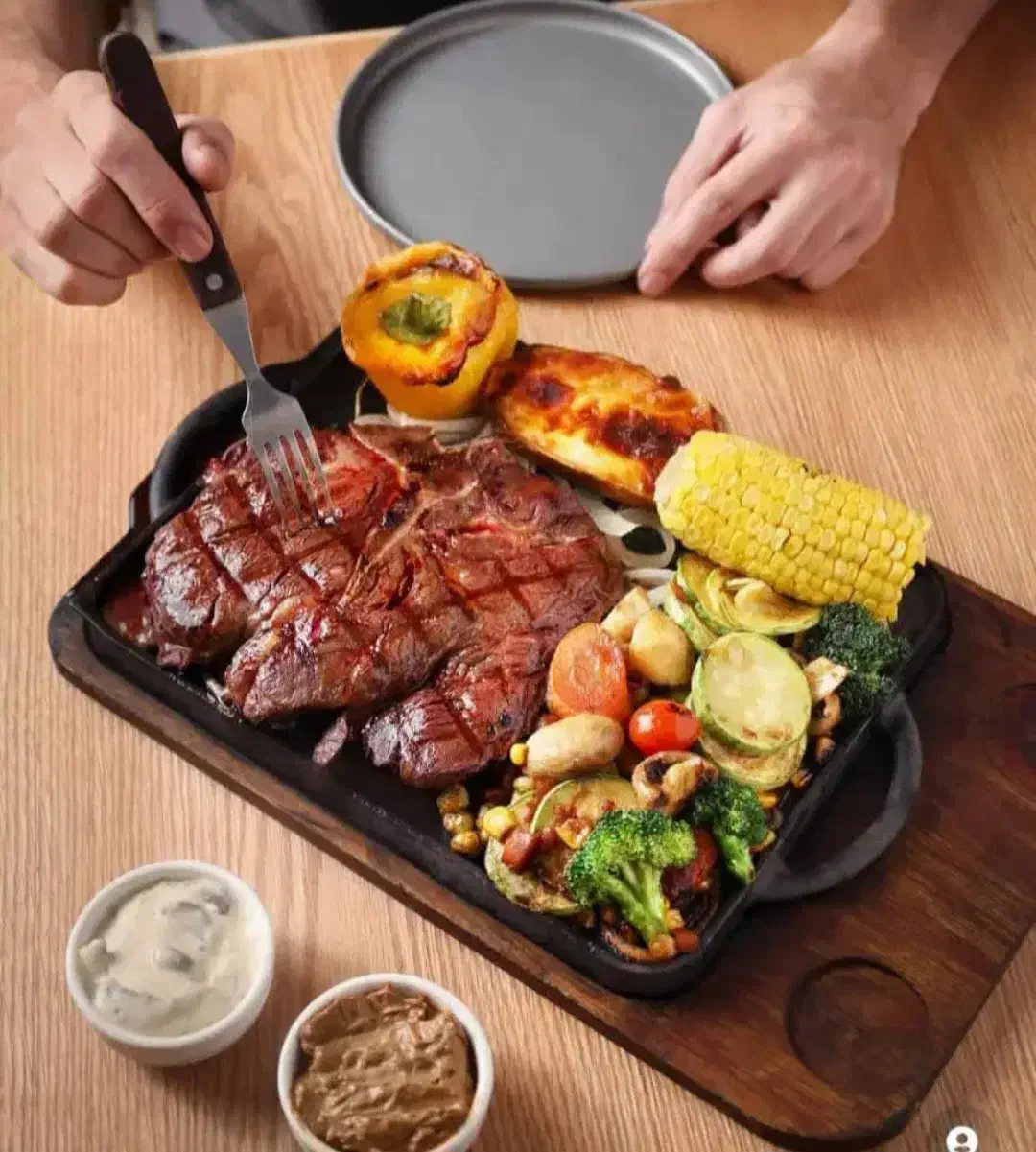 ۱۵ نیرو جهت کار در کافه رستوران با شرایط ویژه|استخدام خدمات فروشگاه و رستوران|تهران, سعادتآباد|دیوار