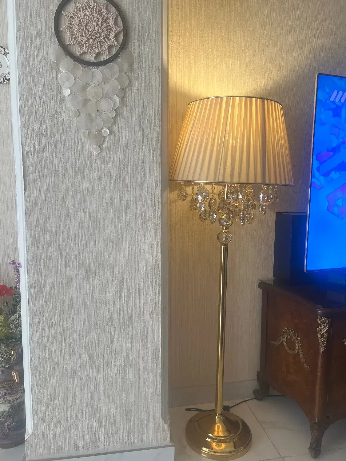 اباژور قدی|چراغ خواب و آباژور|تبریز, |دیوار