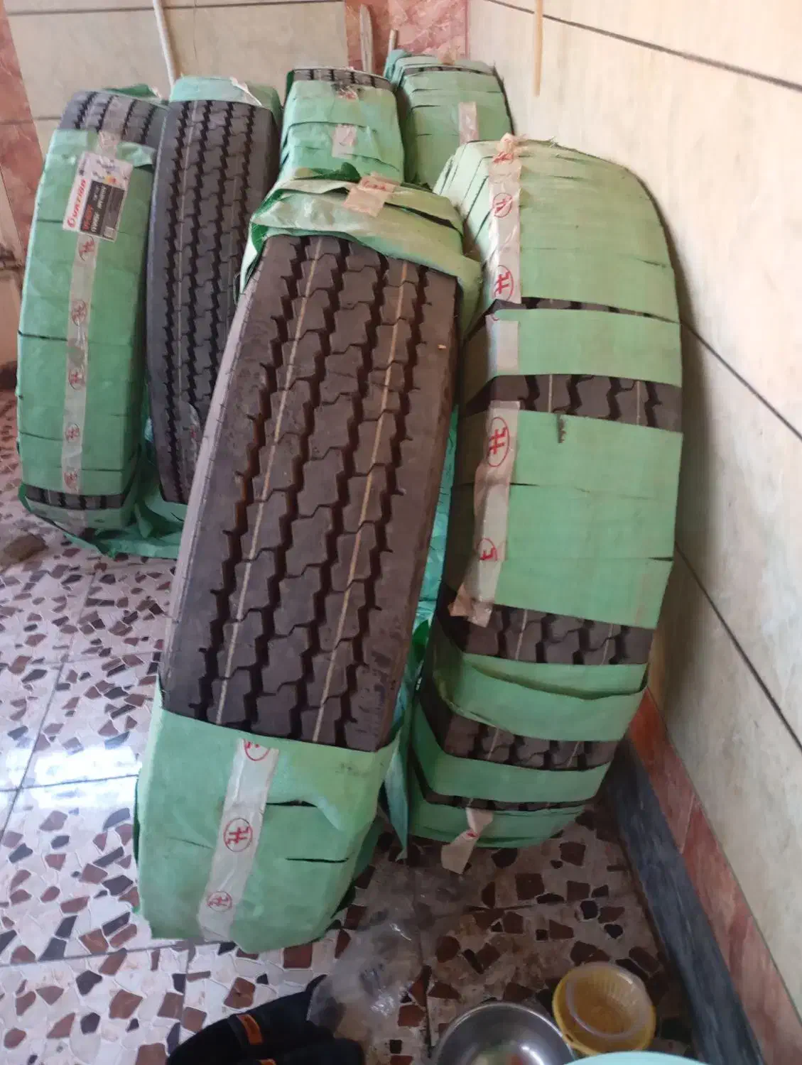 لاستیک 12/27اونیکس هایفلای آویشن تاریخ بروز|قطعات یدکی و لوازم جانبی|کارون, |دیوار