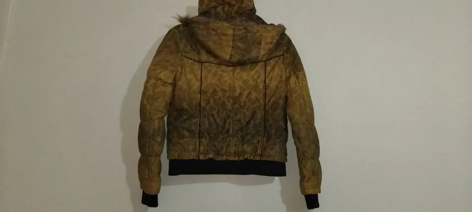 کاپشن دخترانه|لباس|خوی, |دیوار