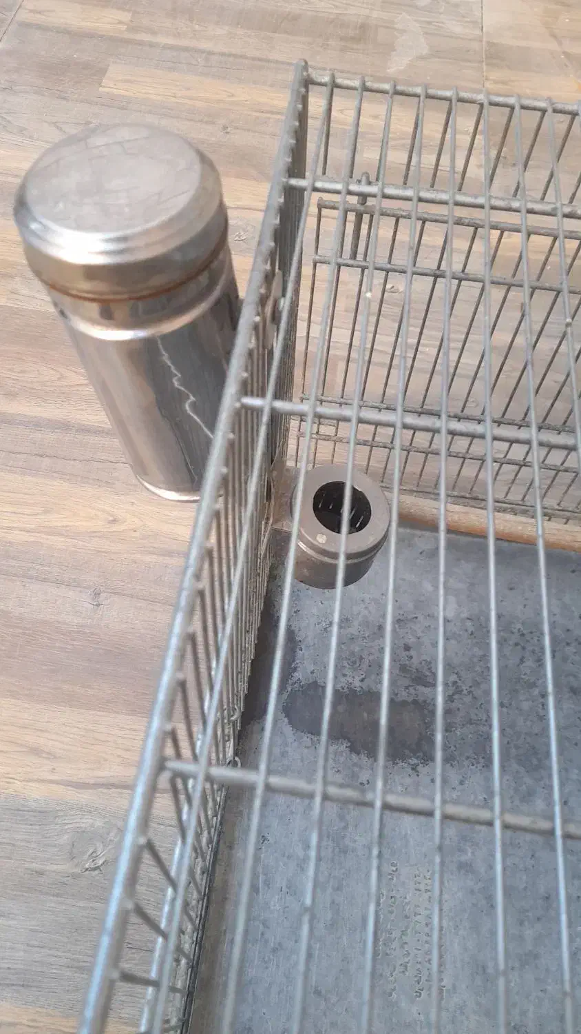 قفس حرفه ای غلامی در حد نو|لوازم جانبی حیوانات|شهرضا, |دیوار