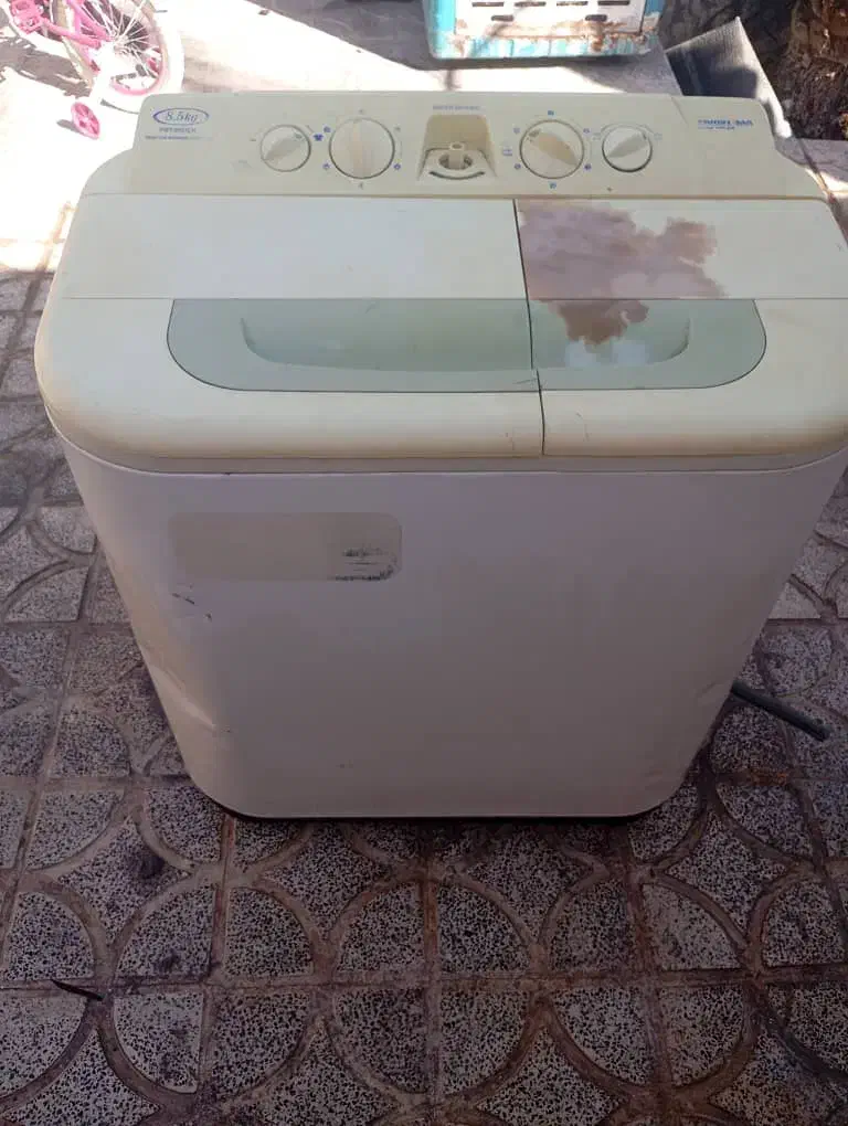 فروش ماشین لباس شویی و بشکه و چراغ نفتی|ماشین لباسشویی و خشک‌کن لباس|بم, |دیوار