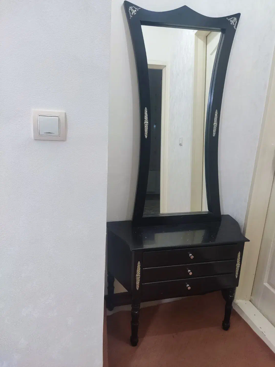 آینه و میز|بوفه، ویترین، کنسول|ساوه, |دیوار