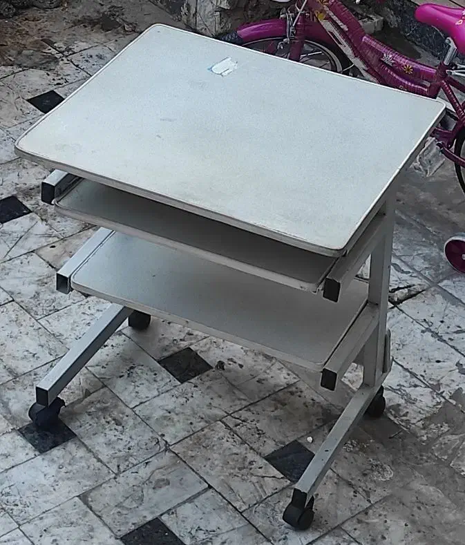 میز کامپیوتر فلزی|میز تحریر و کامپیوتر|قم, شهرک امام حسن|دیوار