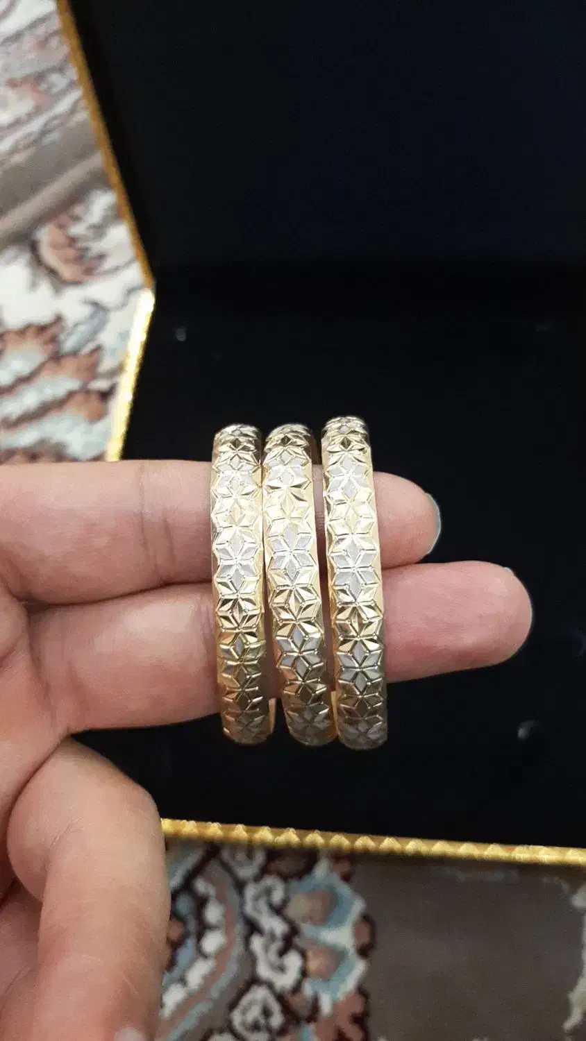 ۳۲گرم(یازده تومن)|جواهرات|قم, چهل درخت‎|دیوار