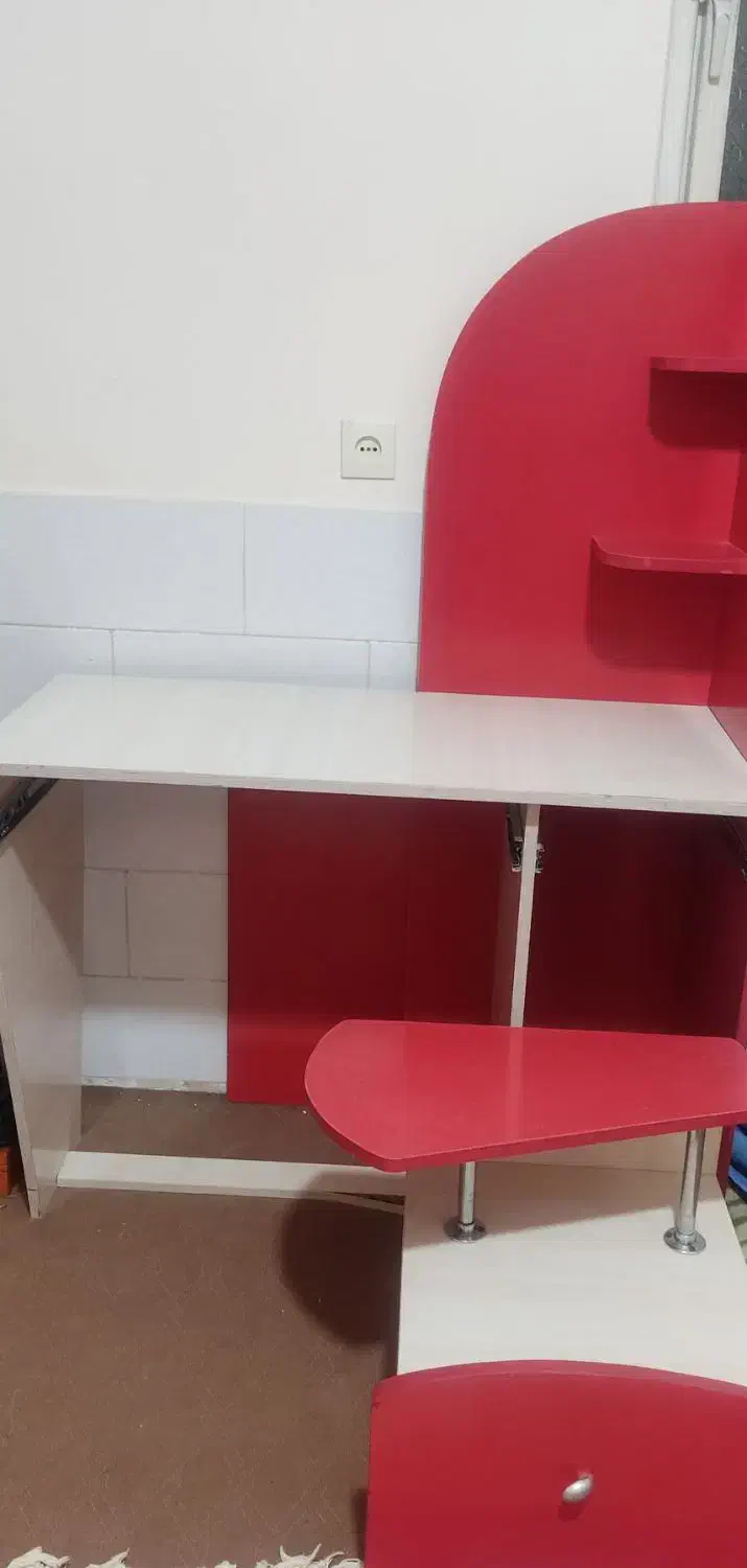 میز آرایشی|میز تحریر و کامپیوتر|یزد, |دیوار