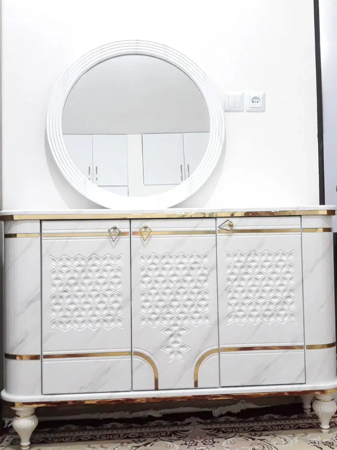 میزکنسول|بوفه، ویترین، کنسول|کاشان, شهدا|دیوار