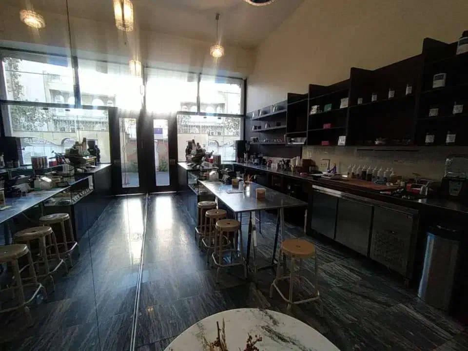 45 متر تجاری و 33 متر انبار با سابقه کافی شاپ|اجارهٔ مغازه و غرفه|تهران, زعفرانیه|دیوار