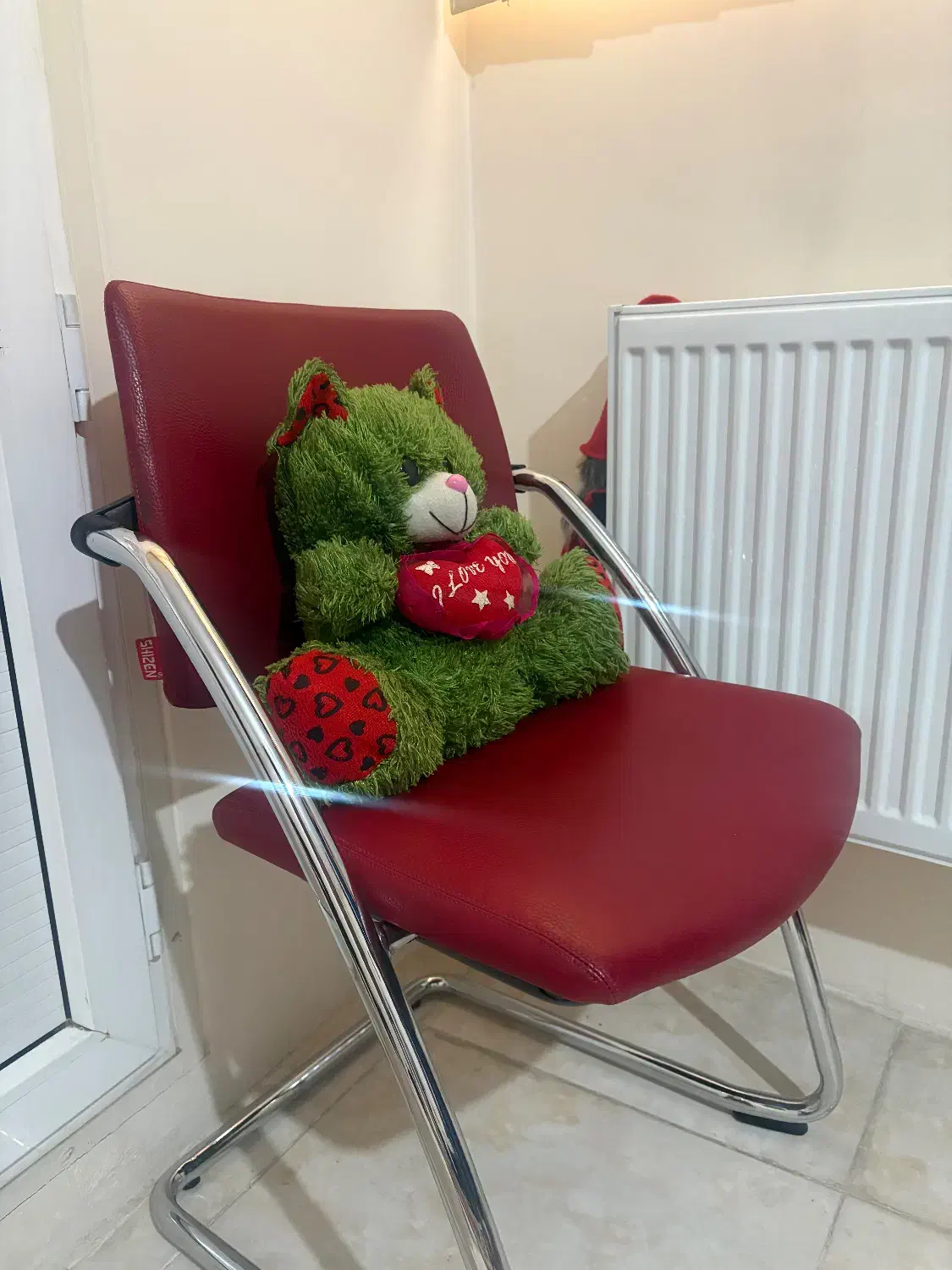 صنذلی|دفتر کار|شیراز, لاله|دیوار