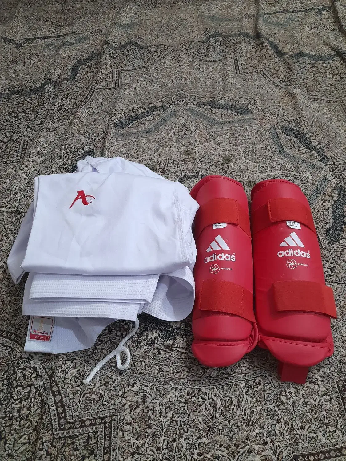 لباس|تجهیزات ورزشی|بروجرد, |دیوار